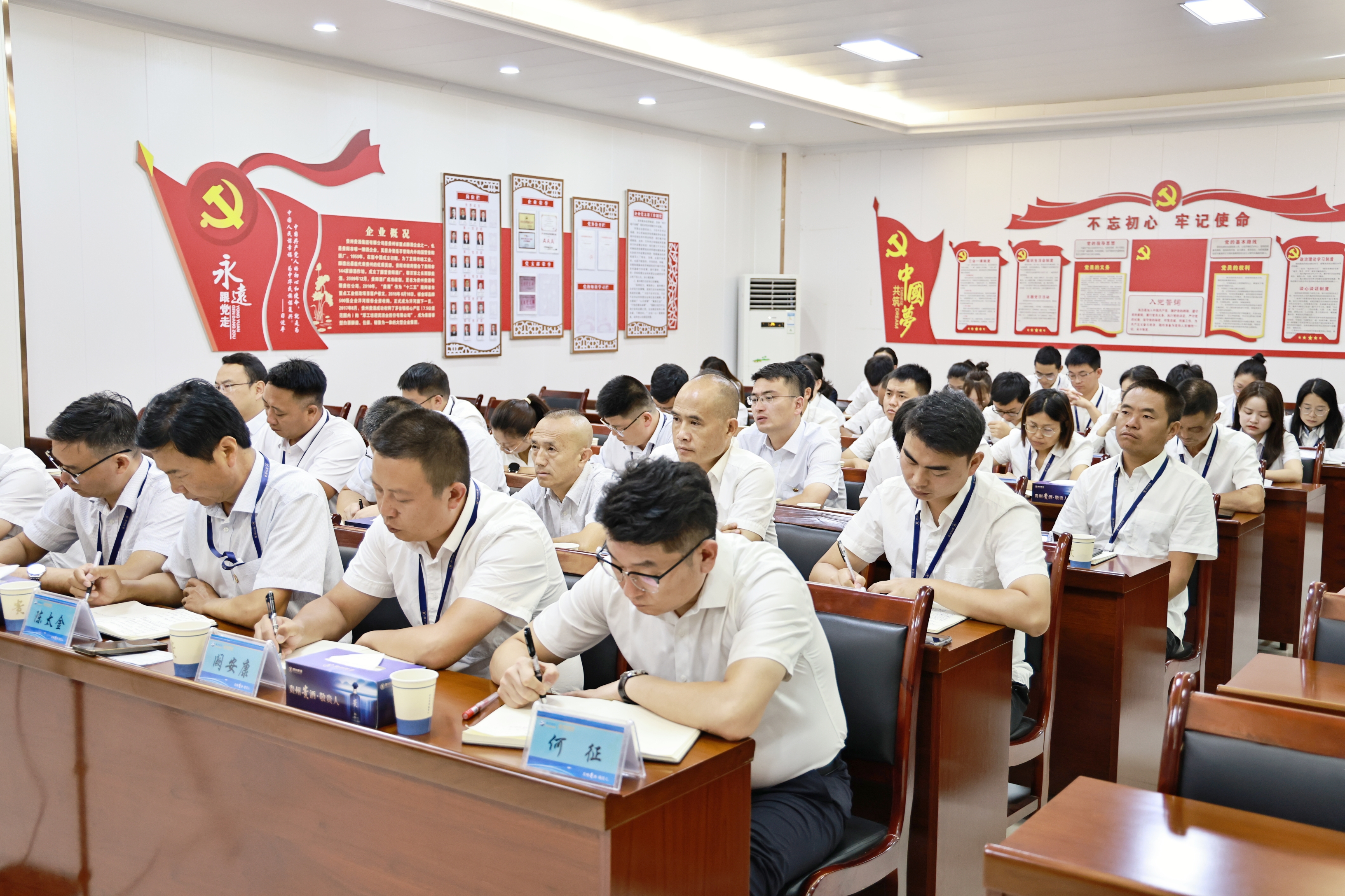 61935819.jpg 61935819.jpg