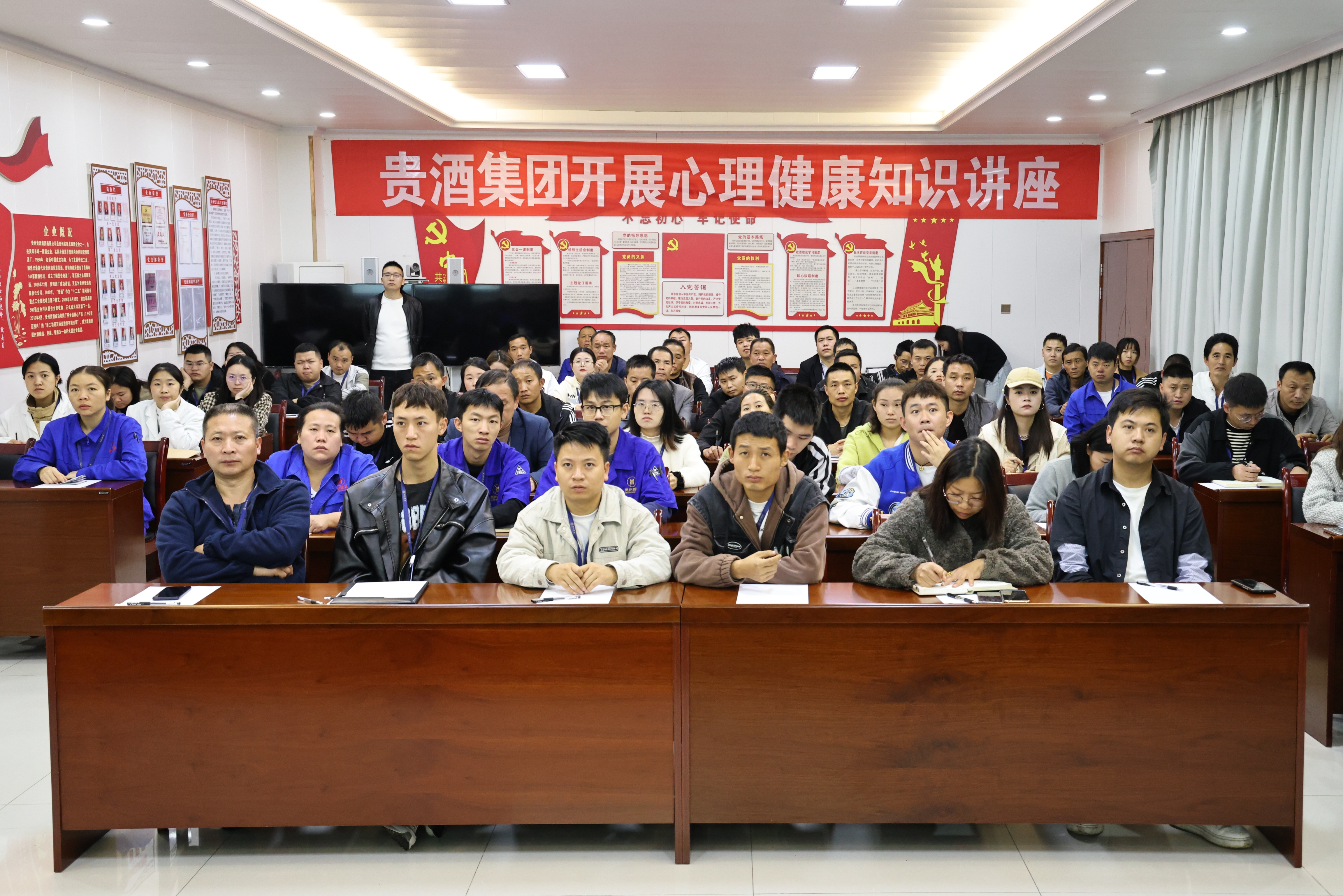 74763297.jpg 74763297.jpg