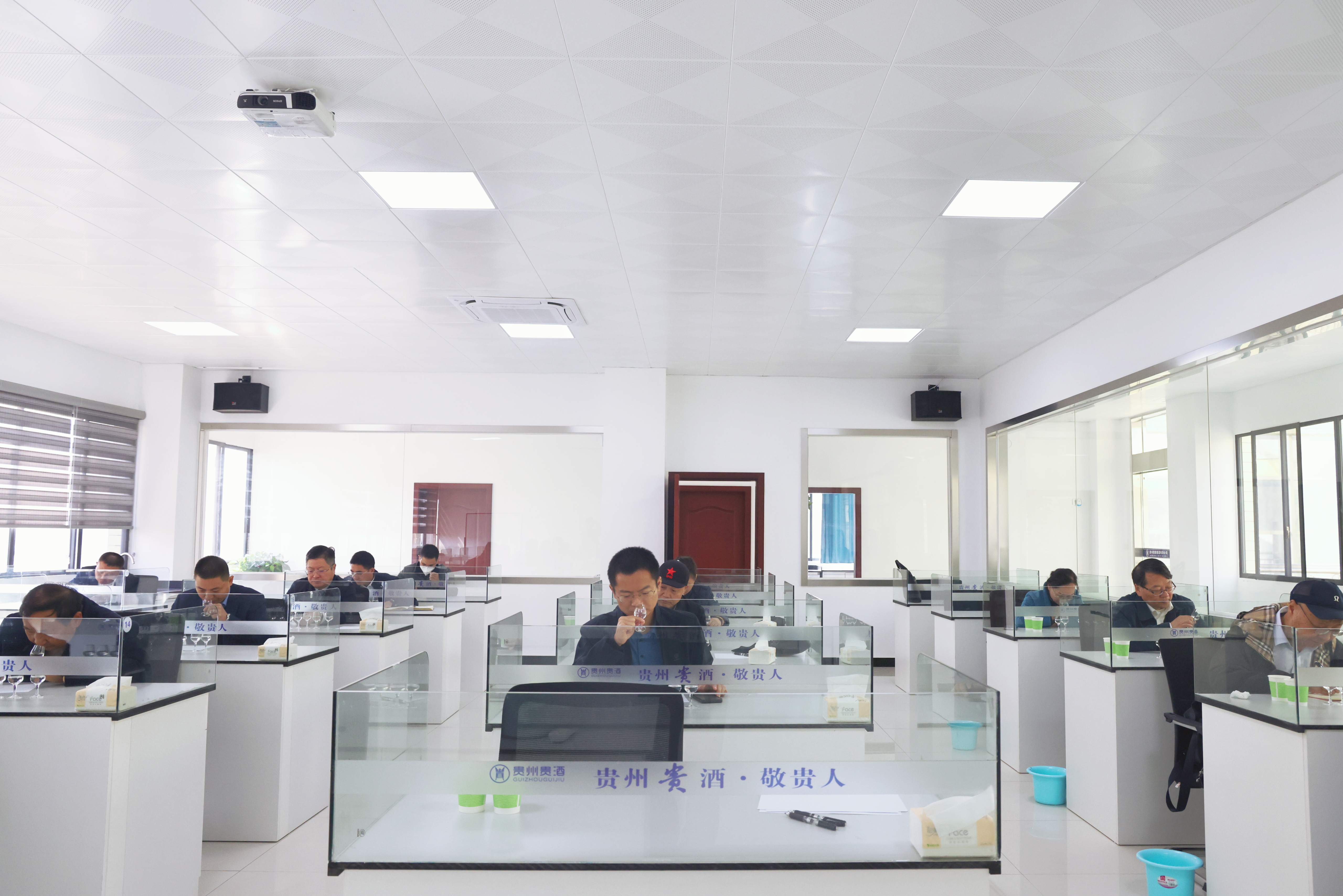 33992432.jpg 33992432.jpg